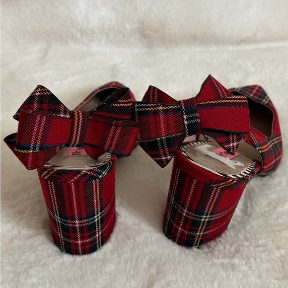 Betsey Johnson Red Plaid Women's Shoes - Picture 2 of 6
